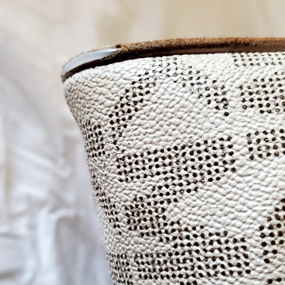 Michael Kors Satchel - Picture 3 of 16